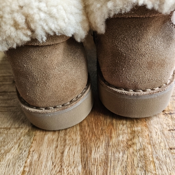 UGG Elisa Boots Women’s Brown Ankle Booties Sheepskin Suede Shearling Size 9.5M - Picture 7 of 13